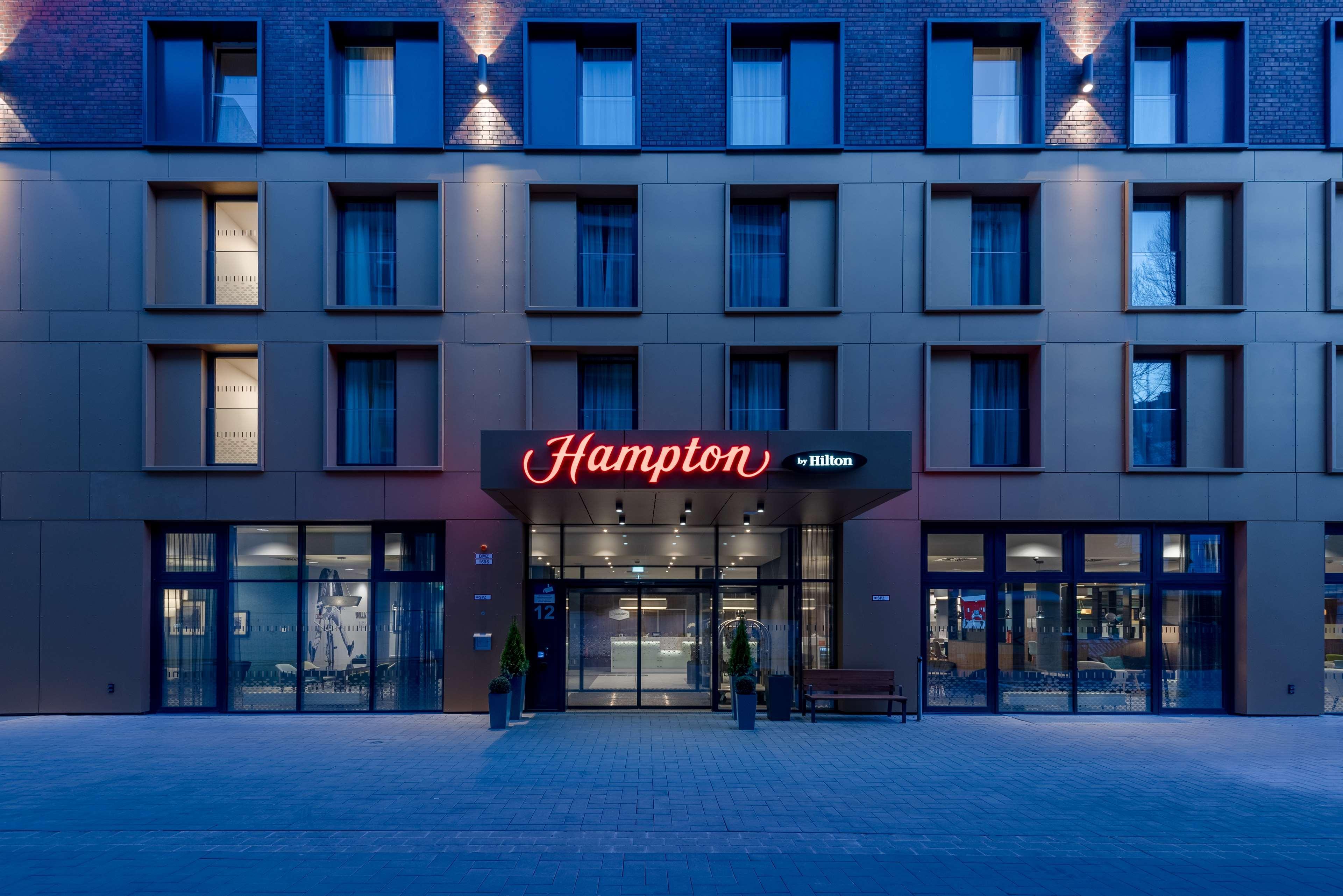 Hampton By Hilton Dusseldorf City Centre Esterno foto